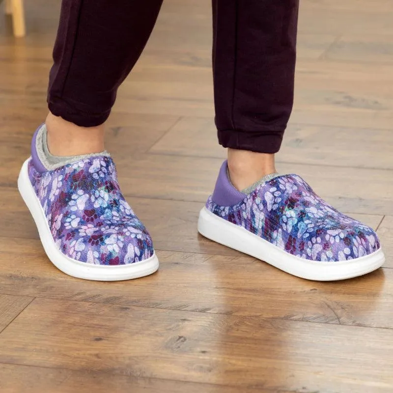 Floral Pattern Slip-On Clogs – Playful Style with Paw Print