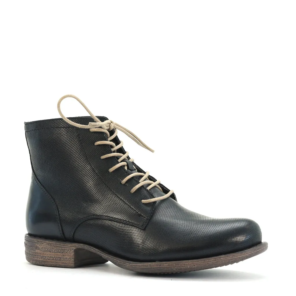 WITTY LEATHER ANKLE BOOTS