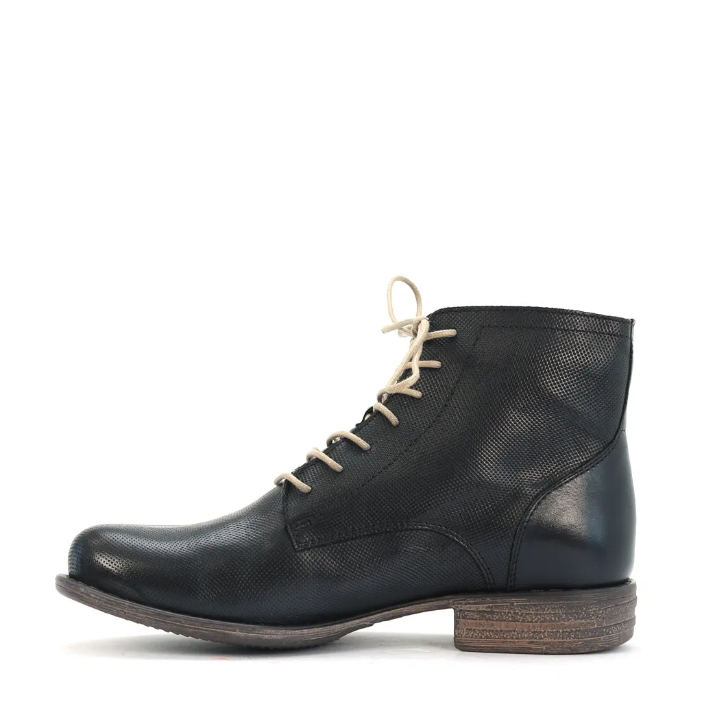 WITTY LEATHER ANKLE BOOTS