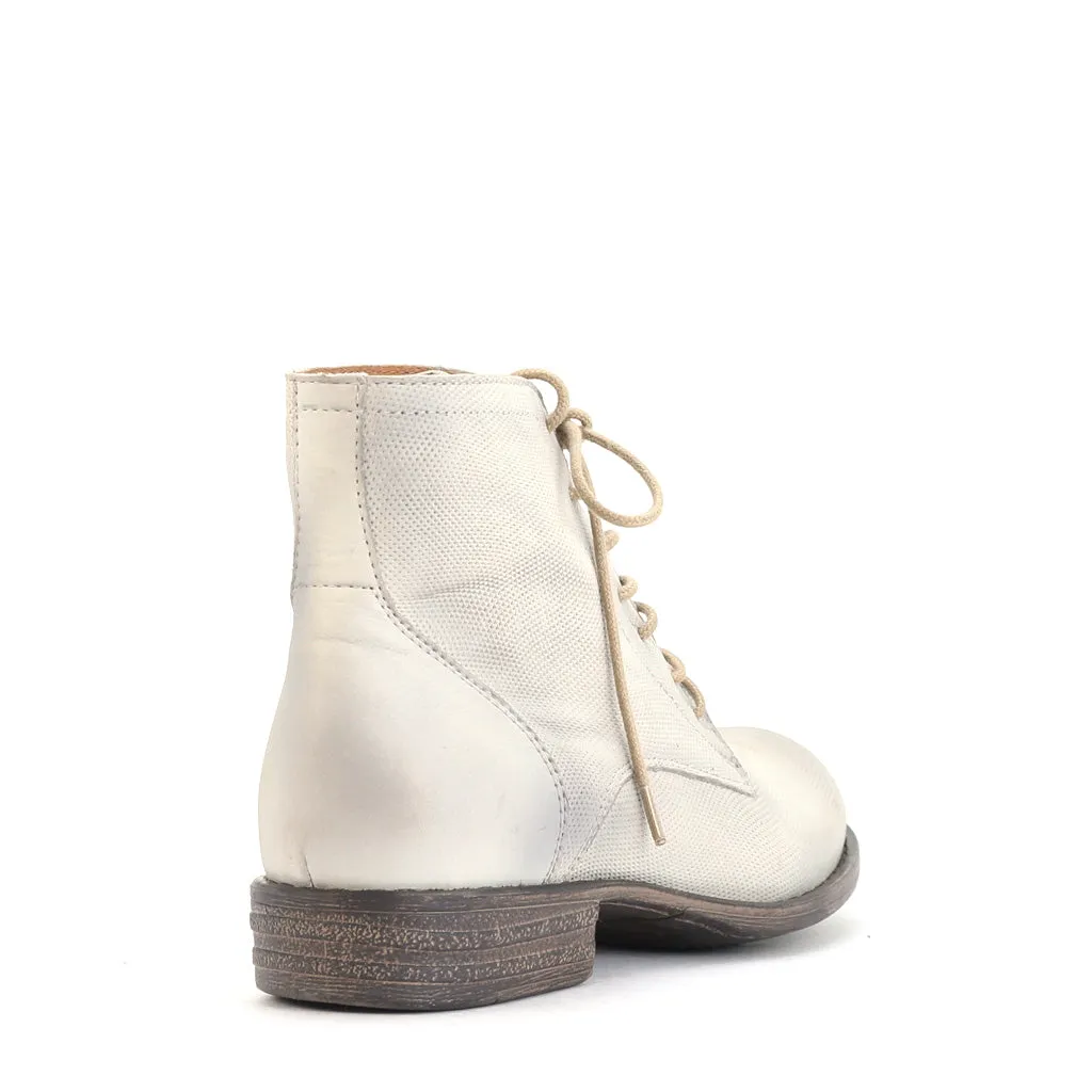 WITTY LEATHER ANKLE BOOTS