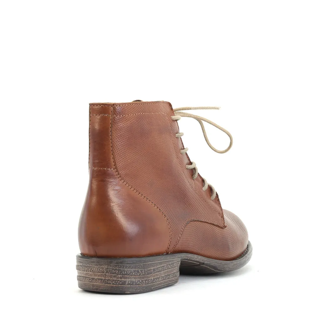 WITTY LEATHER ANKLE BOOTS